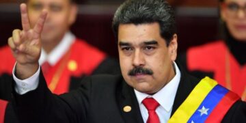 Nicolás Maduro promete eliminar autoridades paralelas.