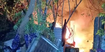 Incendio consume vivienda en Usulután.