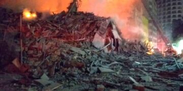 Incendio en el derrumbe de Surfside Florida, impide seguir con la búsqueda.