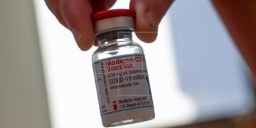 Moderna pide que se autorice su vacuna para adolescentes en la UE y Canadá.