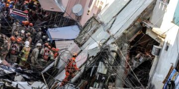 Se desploma edificio en Río de Janeiro.