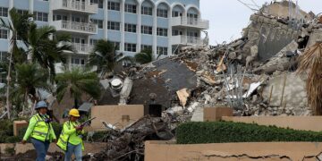60 muertos y 80 desaparecidos el saldo que deja derrumbe en Miami.