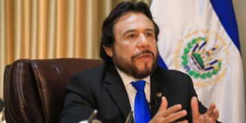 VP de El Salvador, propondrá incluir el referéndum en la constitución.