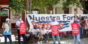 Fuerzas militares se apoderan de las calles en Cuba.