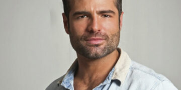 Roberto Manrique anuncia que es homosexual y habla de su pareja.