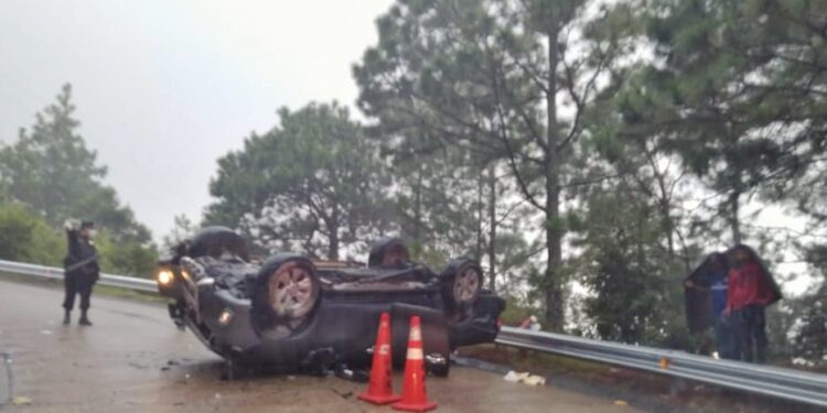 1 muerto y 11 lesionados deja accidente en Chalatenango.