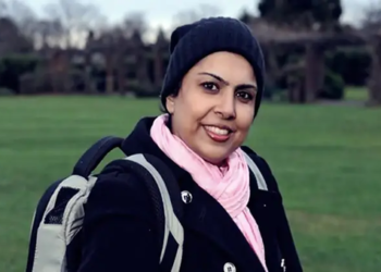 Selwa Hussain: La mujer que lleva su corazón artificial en una mochila.
