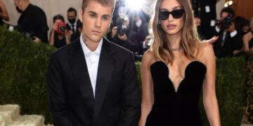 El incómodo momento que Justin y Hailey Bieber vivieron por Selena Gómez.