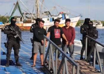 Incautan más de 100 mil dólares a supuestos pandilleros