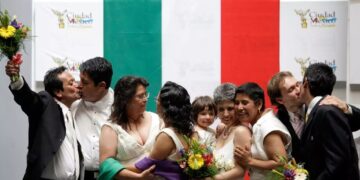 Congreso de Querétaro, México, aprueba matrimonio igualitario.