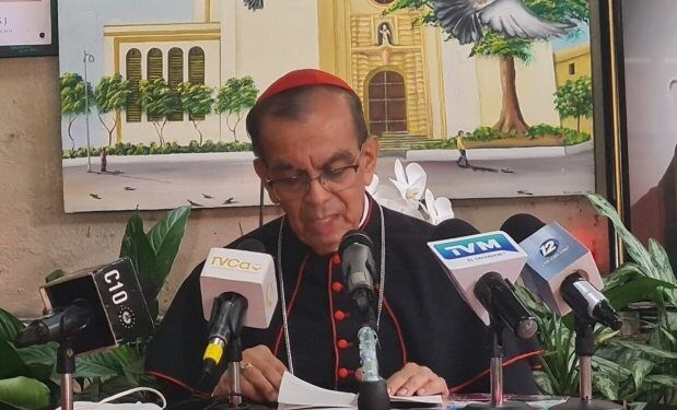 “El Salvador está en declive”. asegura Cardenal Rosa Chávez.