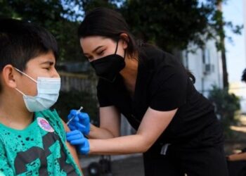 Pfizer anuncia que su vacuna para niños es segura.