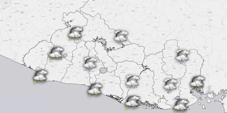 Emiten advertencia por onda tropical