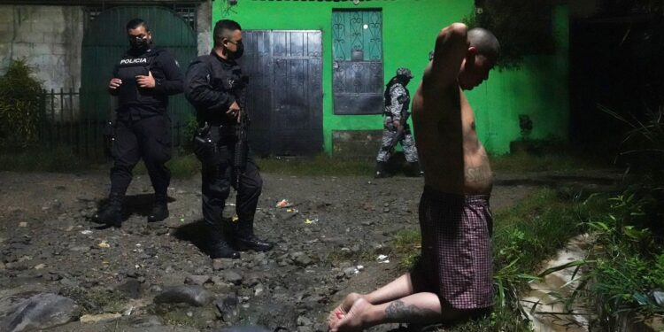 19 presuntos pandilleros fueron capturados en Soyapango y San Martín