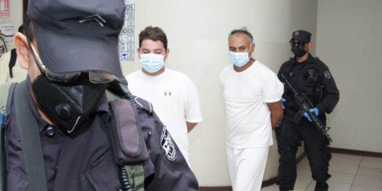 Presentan requerimiento contra acusados de cuádruple homicidio