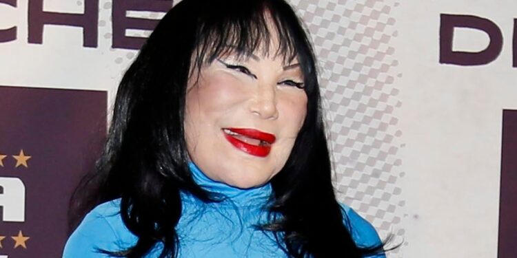 “Muchas quisieran su cuerpo, su elasticidad” Maribel Guardia defiende a Lyn May de criticas por sus cirugías.