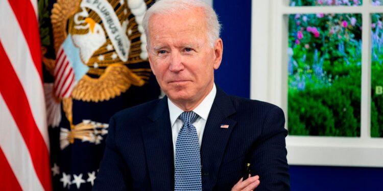 Biden promete más inversión en México y Centroamérica para atender migración.