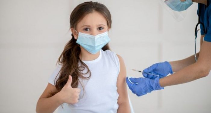 Pfizer asegura que su vacuna es 90,7% efectiva en niños entre 5 a 11 años.