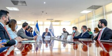 Suscriben contrato para modernizar Aeropuerto Intercional