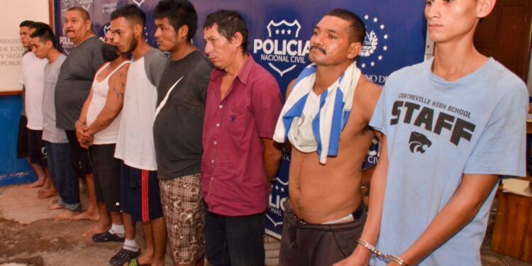 Operativo deja tras las rejas a corredores de la MS-13, acusados de conspirar para asesinar policías y soldados.