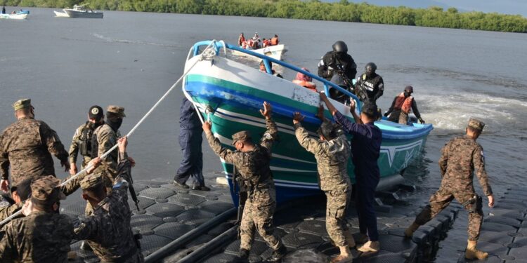 Incautan 2.5 toneladas de drogas al sur del Puerto de Acajutla