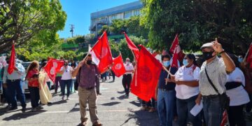 La Asociación Nacional de Maestros Salvadoreños denuncian violación a La Carrera Docente por parte del MINED.