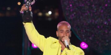 Maluma dedica premio a Medellín y dice “Colombia ya no es Pablo Escobar”.