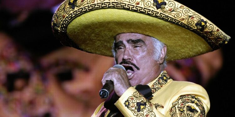 Vicente Fernández ya puede respirar sin ventilador artificial.