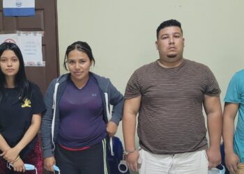 Capturan a sujetos que hackeaban cuentas bancarias.