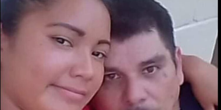 Hombre asesina a su esposa por celos.