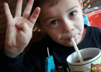 Lesbianas feministas asesinan a hijo de 5 años.