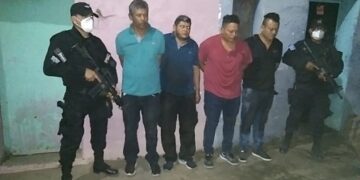 Capturan a banda dedicada a hurtar en comercios e instituciones financieras.