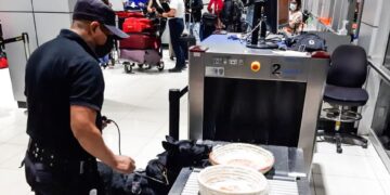 Sujeto transportaba cocaína en canastas artesanales.