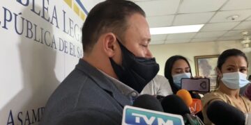 Diputado Guillermo Gallegos acusa a ex Diputado Arturo Magaña de ofrecer dádivas a Alcaldes.