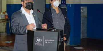 Funcionarios de Educación y Salud verifican cumplimiento de protocolos en las escuelas.