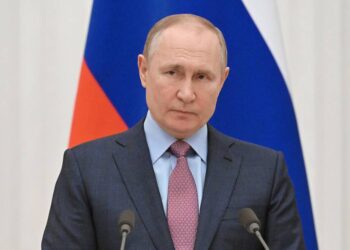 Putin pone en alerta a las fuerzas de disuasión nuclear.