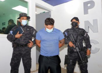 Capturan a sujeto que atacó con machete a perrito.
