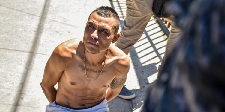 Capturan a terrorista de la MS-13 con droga y la “Santa Muerte”.
