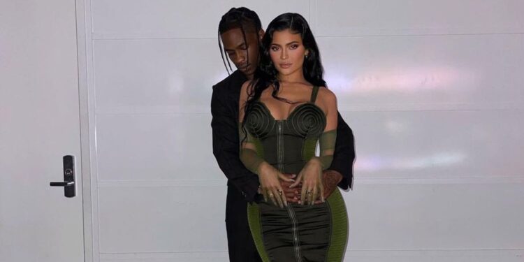 Kylie Jenner cambia el nombre de su bebé, un mes después de nacido.