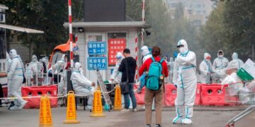 China confina a millones de personas por brote de Covid.
