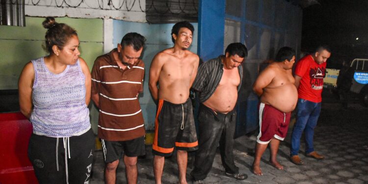 Tras las rejas terroristas que delinquían en Soyapango.