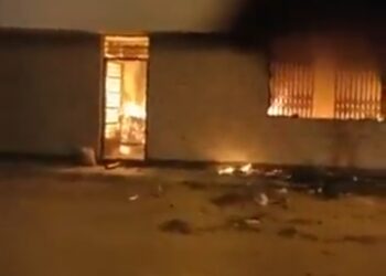 Población quemó vivienda de violador de niña de 3 años.