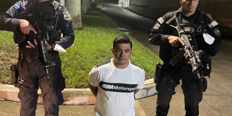 Capturan a odontólogo que vapuleó a anciano.