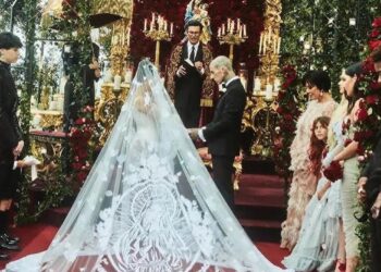 Kourtney Kardashian y Travis B. se casaron en millonaria boda de ensueño.