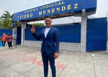 Tribunal absuelve al artista “The King Flyp” del delito de violación.