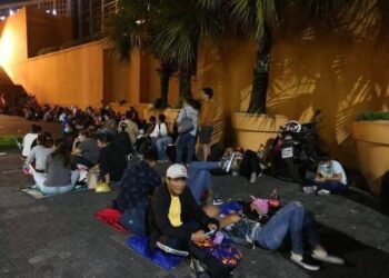 “No hemos dormido toda la noche”. Locura por venta de boletos para Daddy Yankee.