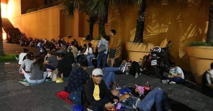 “No hemos dormido toda la noche”. Locura por venta de boletos para Daddy Yankee.