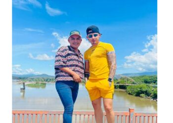 “La veneria” lanza advertencia a los tiktokers Ricky y Yeik.