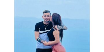 “Ricky” reta a la “tamalera” a tatuarse el escudo del Águila.