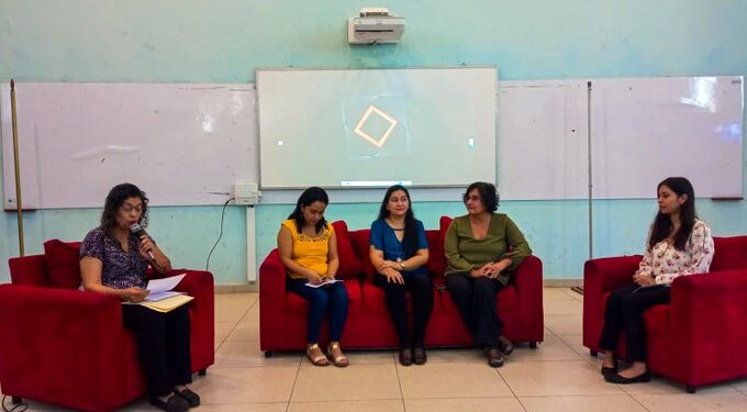 UES desarrolla conversatorio enfocado en la labor periodística